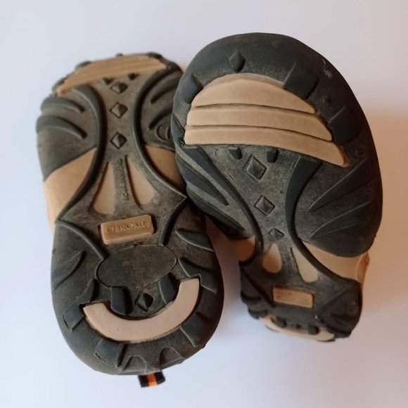 Cherokee - Baby Sneakers - Size 7 - Leather with Manmade Upper - Slip On - EUC - Picture 6 of 8